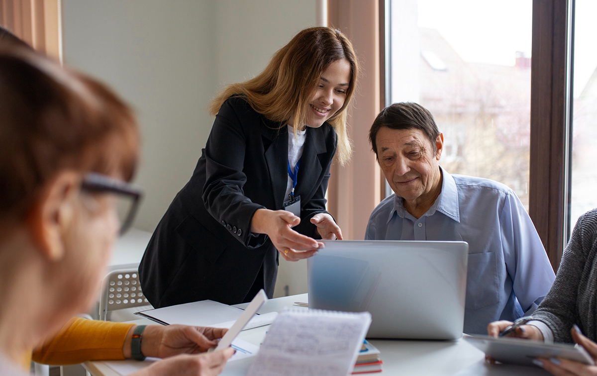 高年級實習生不只存在電影中！看見銀髮浪潮下的勞動力新平衡
